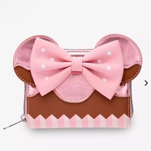 Loungefly Disney Minnie Mouse Strawberry Chocolate
Cupcake Mini Zipper Wallet